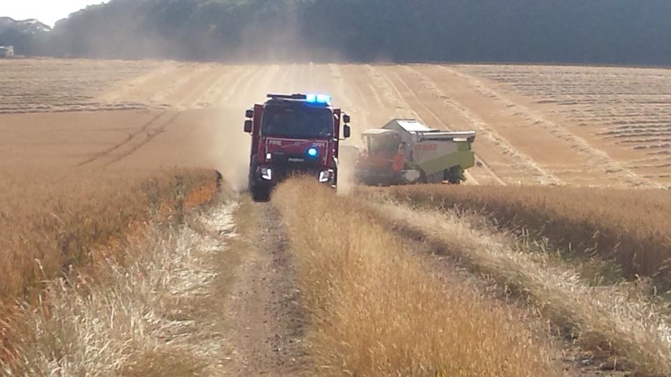 13 Fire crews tackle two field fires in West Suffolk