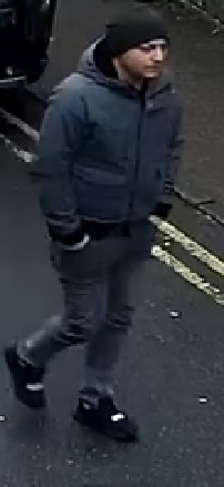 CCTV image issued following distraction mobile phone thefts