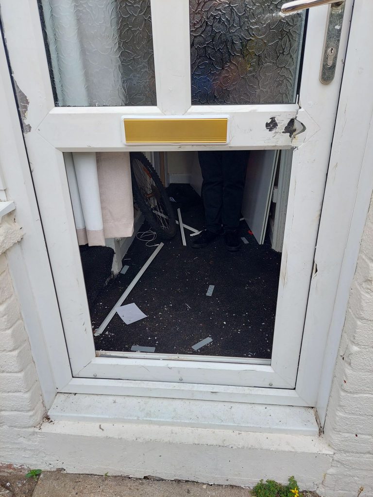 Two people arrested following County Lines drug warrants